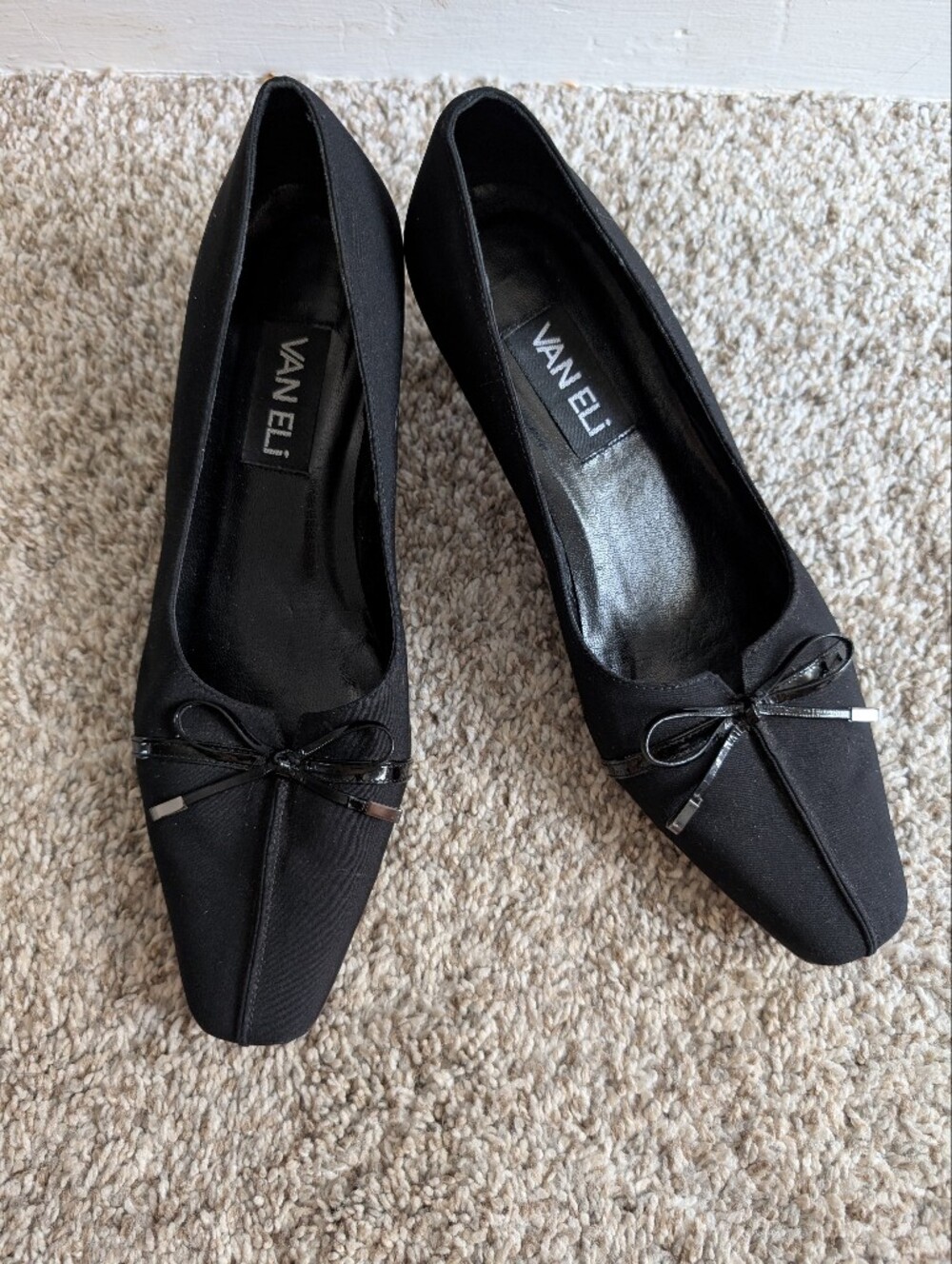 Vaneli Classic Black Kitten Heel Pumps With Point Toe And Bow Details Sz 8W - Picture 2 of 9